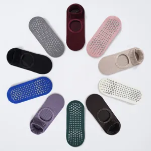 Chaussettes de yoga antidérapantes pour femmes avec dos nu idéales pour pilates fitness.