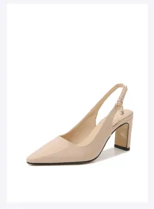 Décolleté slingback in pelle verniciata nude tacco medio punta affilata scarpe donna