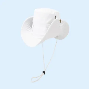 Chapeau de soleil d'extérieur blanc à large bord, mentonnière et œillets respirants pour randonnée