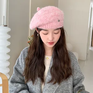 Boina de punto rosa para mujer, gorro octogonal mullido, otoño e invierno cálido accesorio.