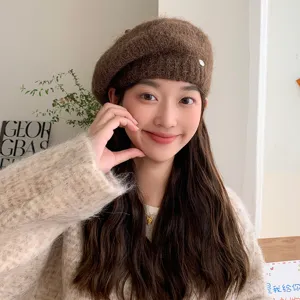 Boina de punto marrón estilo coreano para mujer invierno cálido lana nube octogonal pintor gorro