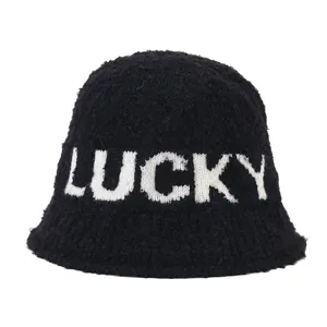 Sombrero de pescador de felpa negra para mujer, gorro de punto cálido de invierno con letras.