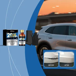 Detailansicht des Auto-Keramikbeschichtungssets mit Flasche, Schwamm und Kratzer-Vorher-Nachher.