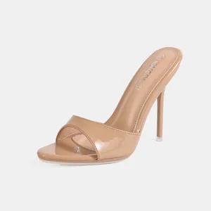 Mules minimaliste in pelle verniciata nude con punta aperta e tacco a stiletto estive.