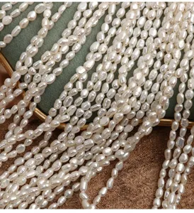 Detail shot of 4-4.5mm natural freshwater baroque pearl loose beads with strong luster for DIY.