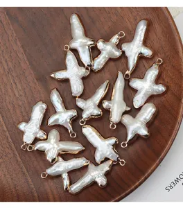 Kreuz Form Barock Süßwasser Perle Anhänger vergoldet Kupfer DIY Schmuck Zubehör Details.