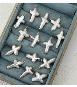 Natürliche Süßwasser Barockperle Kreuz Anhänger mit vergoldeten Kanten für DIY Schmuck Halsketten.