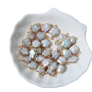 Pendentif fleur en perle d'eau douce naturelle avec bordure en cuivre pour bijoux DIY vue.