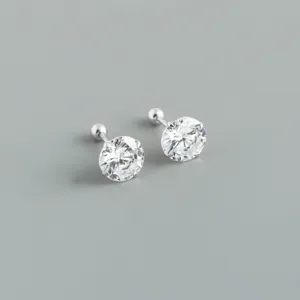 Orecchini a lobo in argento S925 con zircone brillante e chiusura di sicurezza a sfera filettata.