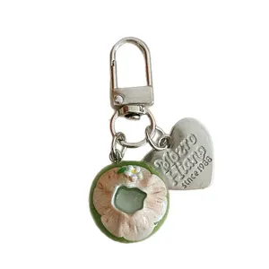 Creative Realistic Coconut Miniature Keychain Resin Alloy Heart Tag Charm For Backpack Bag Phone Student Pendant Accessorie Gift