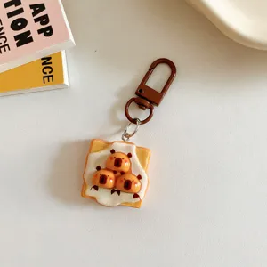 Mignon porte-clés capybara toast pendentif sac à dos dessin animé anneau en métal.
