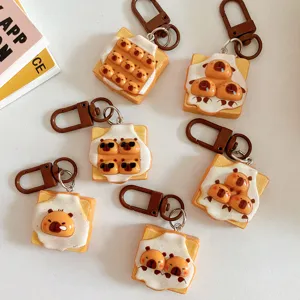 Set de porte-clés en résine toast capybara mignon, pendentif animal de dessin animé cadeau.