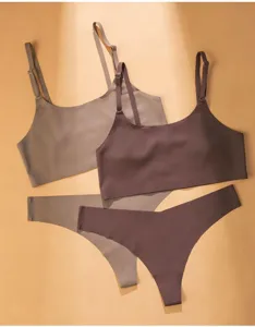 Seamless ice silk bra and panty set, breathable and comfortable daily underwear detail.