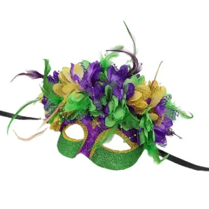 Masque de mascarade en plumes de Carnaval masque pour fête colorée et célébration.