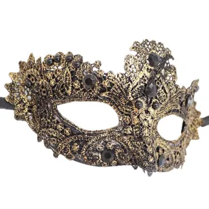 Zwarte en gouden kanten masker met fonkelende strass-steentjes, prachtig detailopname.