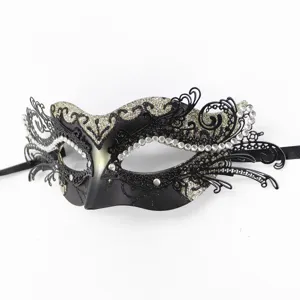 Schwarze Metall Filigran Maske mit Strass und Glitzer für Maskenball Party Kostüm.