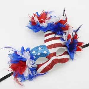 Onafhankelijkheidsdag patriotisch feestmasker met Amerikaanse vlag motief rood wit blauwe bloemen.
