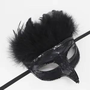 Maschera da mascarata in piuma nera con becco d'uccello per festa di Halloween.