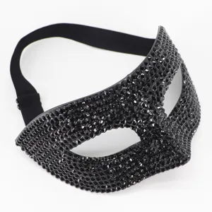 Mascara de fiesta con diamantes de imitacion negros Halloween Navidad medio rostro.