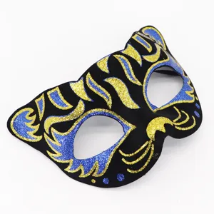 Maschera da gatto con glitter blu e oro su nero, perfetta per feste in costume di Halloween.