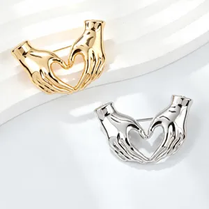 Modern Zinc Alloy Heart Hand Gesture Brooch Electroplated Creative Finger Pin Minimalist Fashion Clothing Badge For Women Men