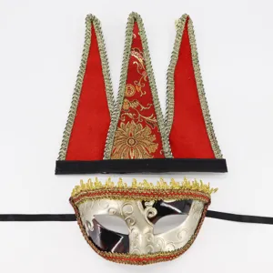 Ensemble de masque de mascarade Halloween avec chapeau de jouteur et masque élégant.