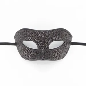 Vue détaillée d'un demi-masque de bal masqué vénitien texturé effet cuir avec lanières.