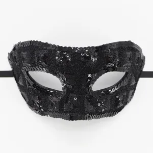 Schwarze Pailletten Maske Detail, Glitzer Augenmaske fuer Halloween Party und Cosplay Events.