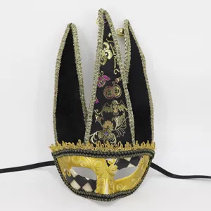 Masque de venise bouffon avec trois pointes brocart dore cloches pour fete de costume d'halloween.