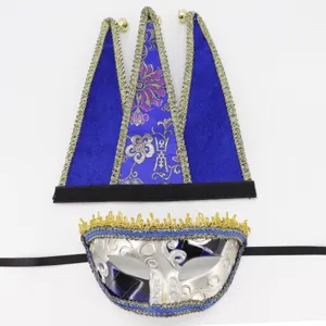 Ensemble de chapeau de jouteur et masque de bal masque d'Halloween, ideal pour les fetes.