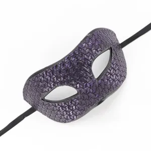 Masque de bal masqué texturé violet pour Halloween, fête costumée de Venise et carnaval.