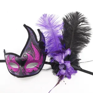 Mascara de plumas para fiesta de Halloween, mascara violeta con brillo, plumas negras.