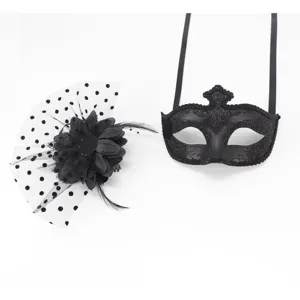 Ensemble masque de bal masqué noir et coiffe fleur de plume pour fête de costume Halloween.
