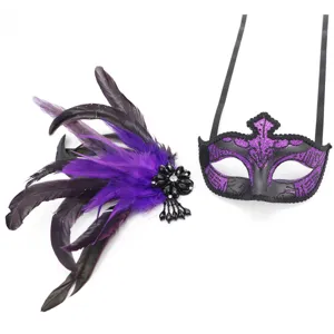 Halloween veren masker set met paarse glinsterende oogmasker en bijpassende haarspeld.