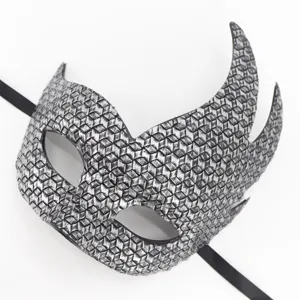 Masque en cuir argenté avec cornes de flamme, idéal pour Halloween, soirées et fêtes costumées.