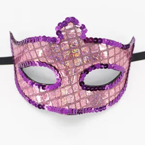 Rosa Pailletten Maskenball Maske Detail, glitzernde Kronen Augenmaske für Karneval und Party.