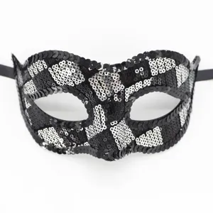 Maschera di carnevale con paillettes nere e argento per feste, Halloween, carnevale ed eventi.