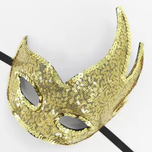 Goldene Pailletten-Maskerade-Maske mit Flammhorn-Design für Partys und Halloween.