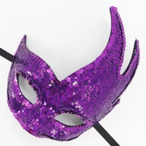 Lila Paillettenmaske mit Flammen-Horn-Design für Halloween Party und Karneval Maskerade.