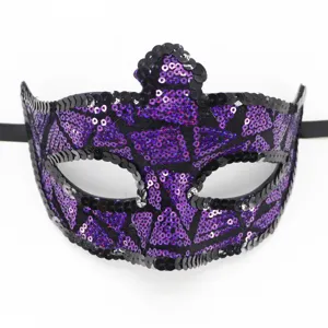 Lila schwarze Pailletten Maskerade Maske Detailansicht fur Karneval Party Augenmaske