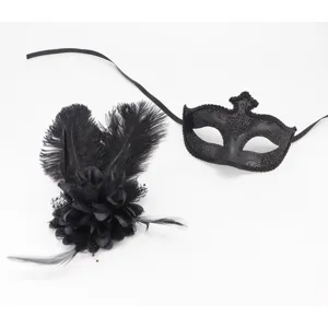 Masque de bal masqué noir avec pince à cheveux fleur de plume pour fête d'Halloween.