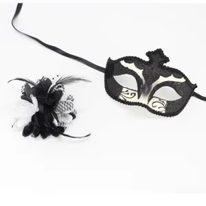 Zwart wit masquerade masker veer bloem set voor Halloween feest kostuum verkleed