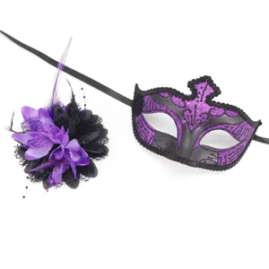 Maskerade masker en veren bloemen set voor Halloween feest, carnaval en feestelijke vieringen.