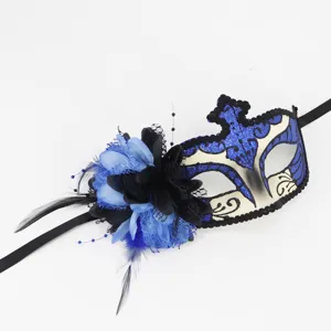 Blauwe en zwarte veren bloem maskerade masker voor Halloween feest verkleed.