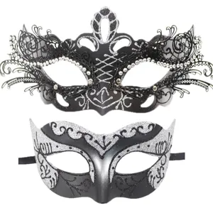 Conjunto de máscaras de mascarada, antifaces venecianos negros y plateados con brillo.