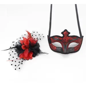 Vue detaillee du set de masque de Halloween avec coiffe fleur de plume et effet paillete.