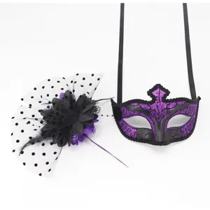 Ensemble de masque de bal masqué d'Halloween avec masque violet et pince à cheveux à pois.