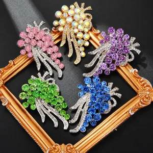 Elegante Zinklegierung Strass Traube Brosche Für Damen Vintage Statement Schweres Industrie-Stil Blumenstrauß Schmuck Zubehör