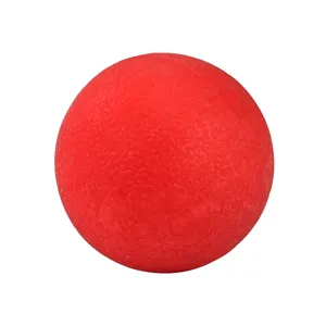 Roter fester TPR Gummi Sprungball Hundespielzeug, langlebiger Haustier Trainingsball.