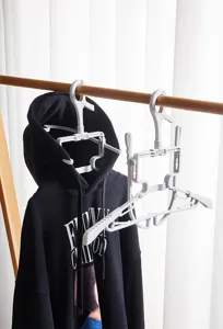 Multifunktionaler Klappkleiderbügel mit breiten Schultern für den täglichen Hausgebrauch.